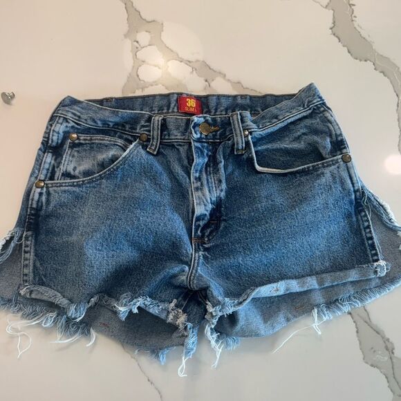 Wrangler cut off Jean shorts - Picture 1 of 6